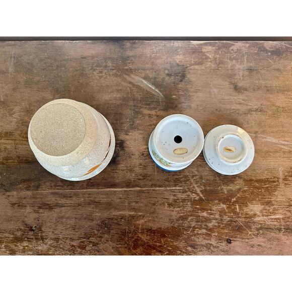 Set of 2 Small Vintage Ceramic Planters | Prairiecore | Mid Century Decor - Picture 4 of 7